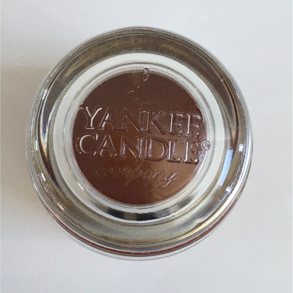 Yankee Candle MERRY MARSHMALLOW Medium Jar 14.5 Oz Housewarmer - Picture 5 of 8